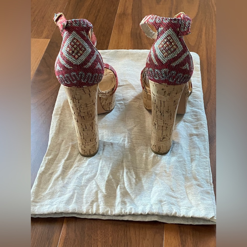 Sandals - Picture 2 of 5